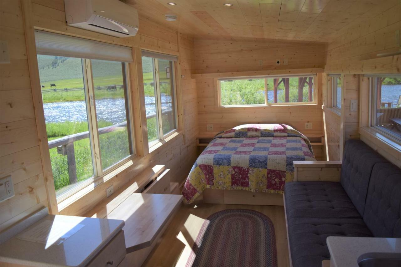 Отель Redwood Cabins Stanley Экстерьер фото