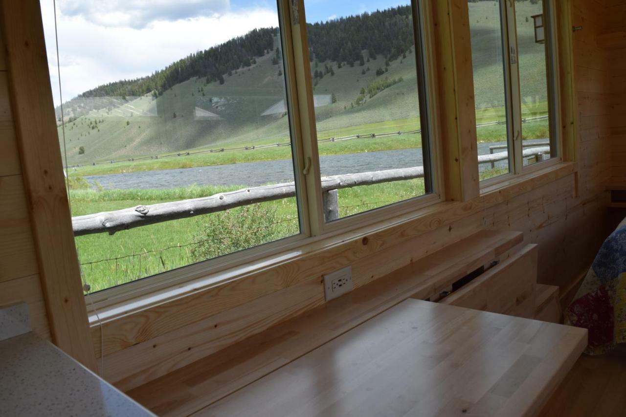 Отель Redwood Cabins Stanley Экстерьер фото